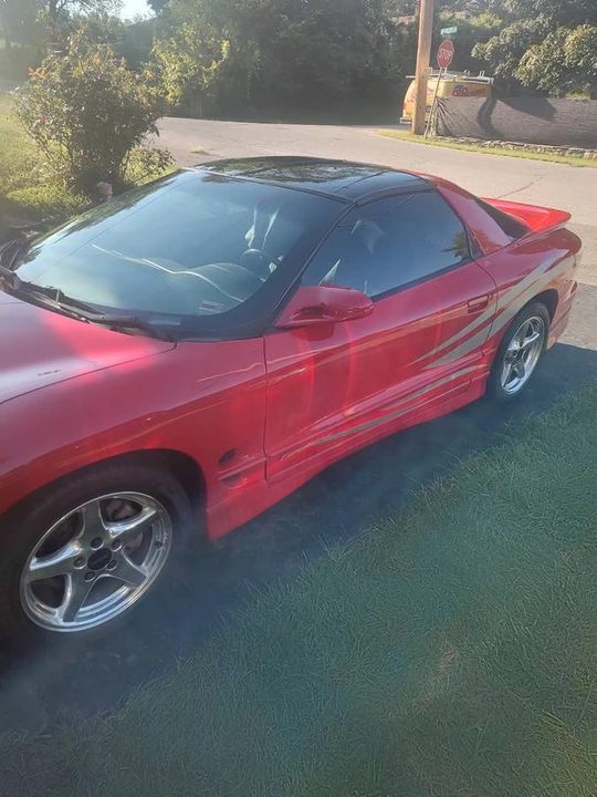 2000 Pontiac Firebird 4th Gen - Image 2 of 4