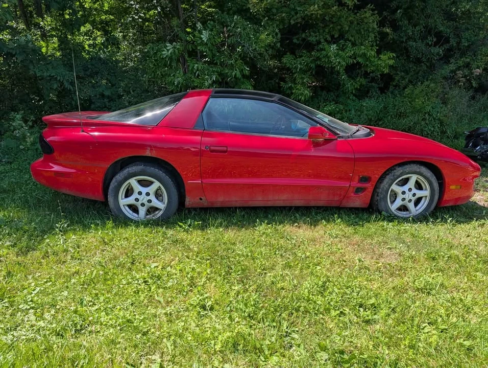 2000 Pontiac Firebird 4th Gen - Image 3 of 4