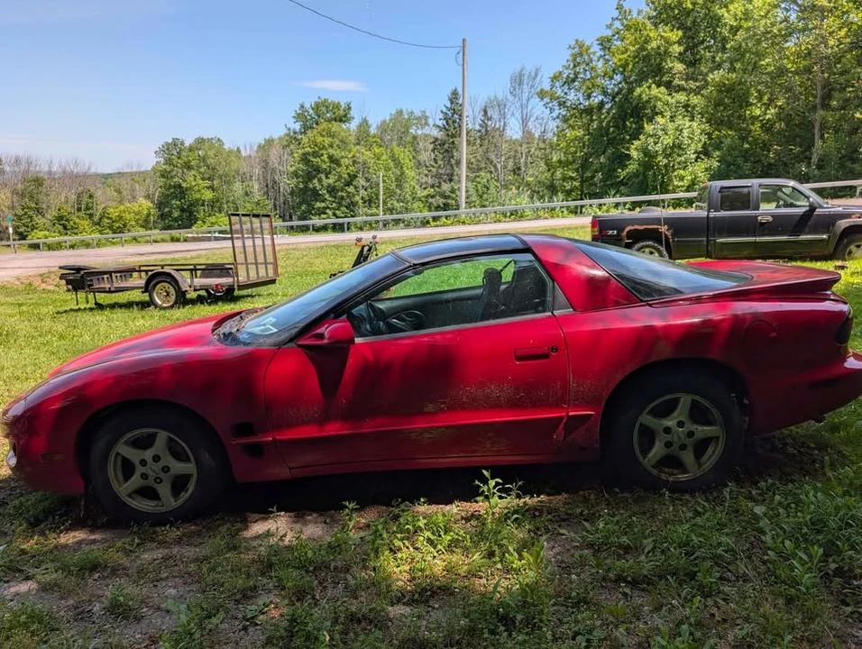 2000 Pontiac Firebird 4th Gen - Image 2 of 4