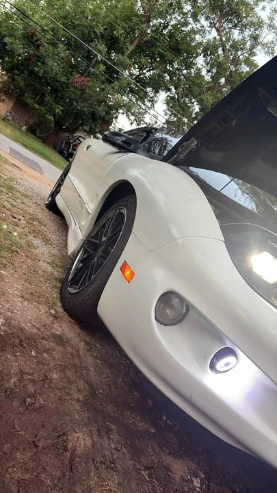 2000 Pontiac Firebird 4th Gen - Image 2 of 6