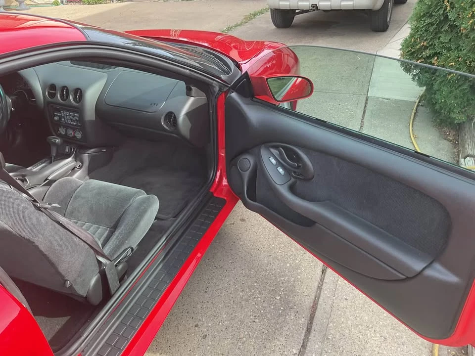 2000 Pontiac Firebird 4th Gen - Image 4 of 12