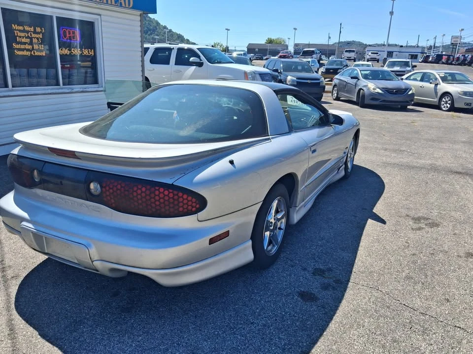 2000 Pontiac Firebird 4th Gen - Image 4 of 6