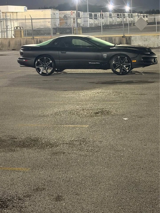 2000 Pontiac Firebird Trans Am 4th Gen - Image 2 of 2