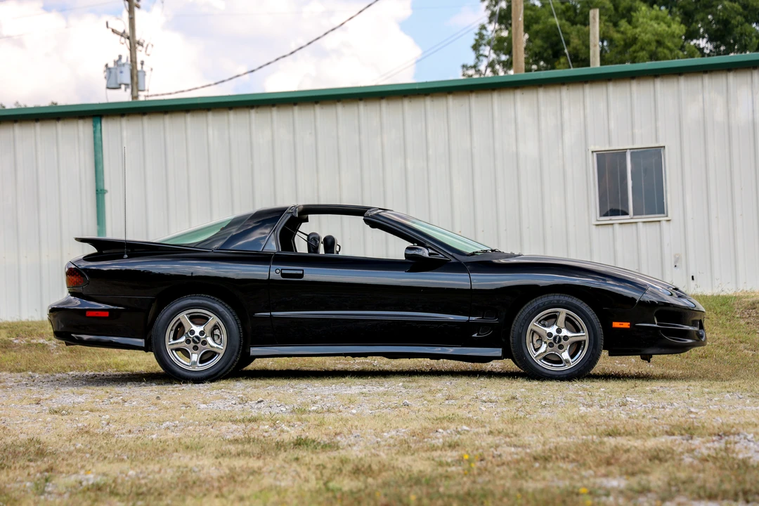 2000 Pontiac Firebird Trans Am 4th Gen - Image 2 of 31