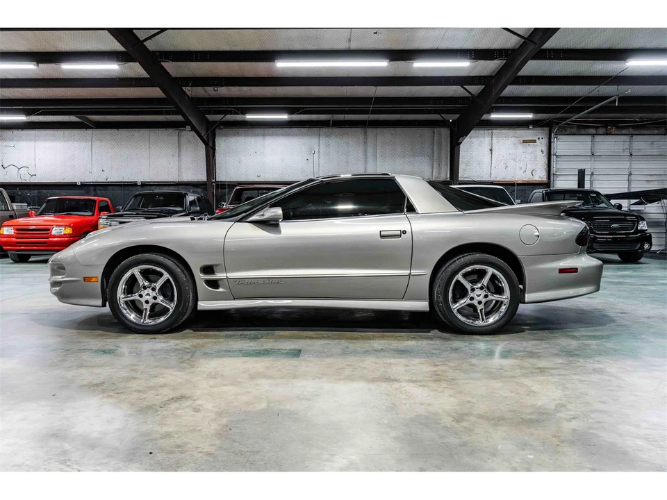 2000 Pontiac Firebird Trans Am 4th Gen - Image 2 of 23