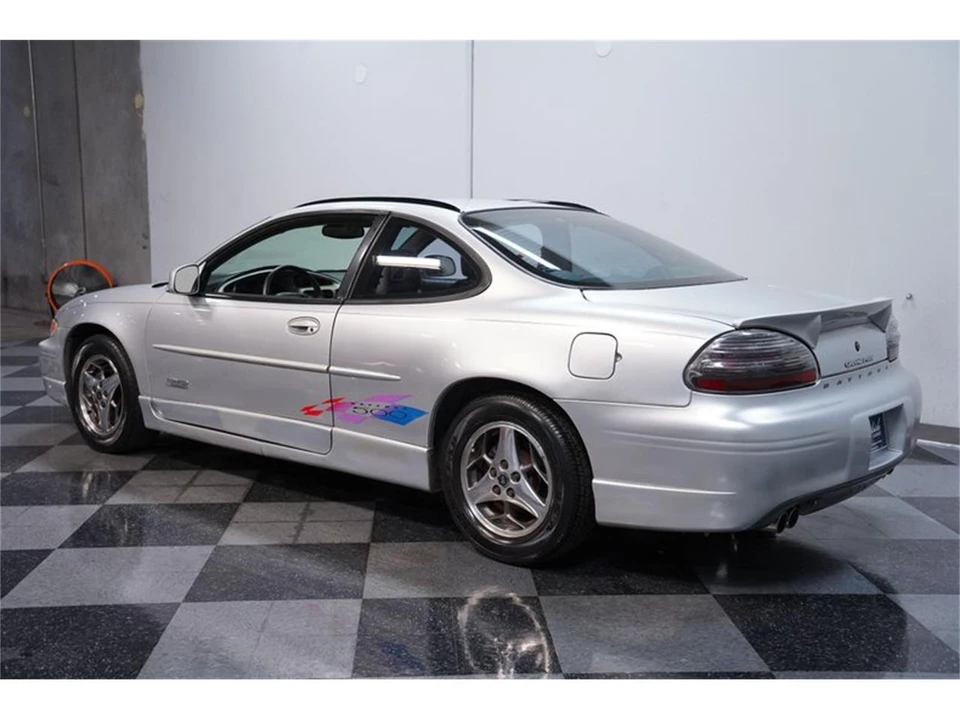 2000 Pontiac Grand Prix 3rd+ Gen - Image 7 of 31