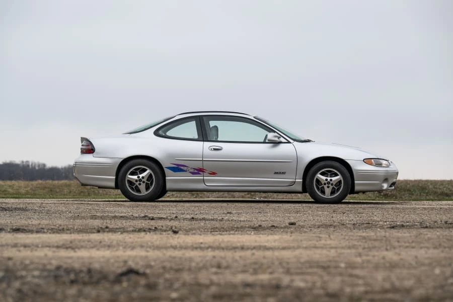 2000 Pontiac Grand Prix 3rd+ Gen - Image 11 of 31