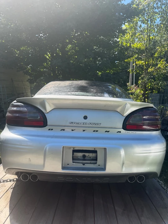 2000 Pontiac Grand Prix 3rd+ Gen - Image 3 of 11