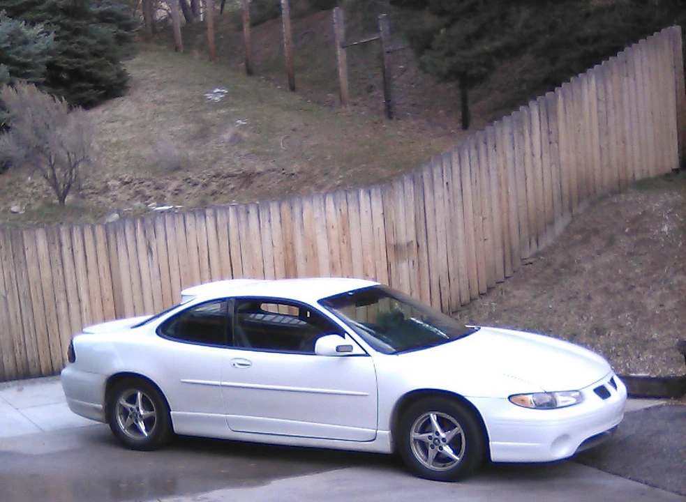2000 Pontiac Grand Prix 3rd+ Gen - Image 15 of 21