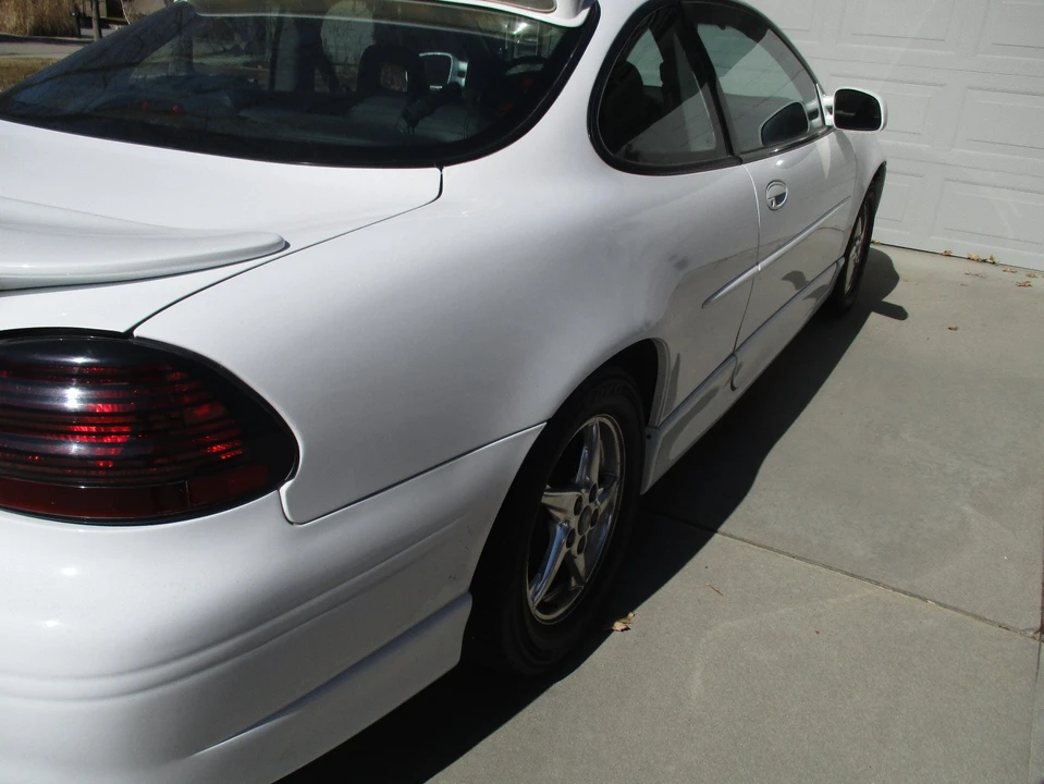 2000 Pontiac Grand Prix 3rd+ Gen - Image 9 of 21