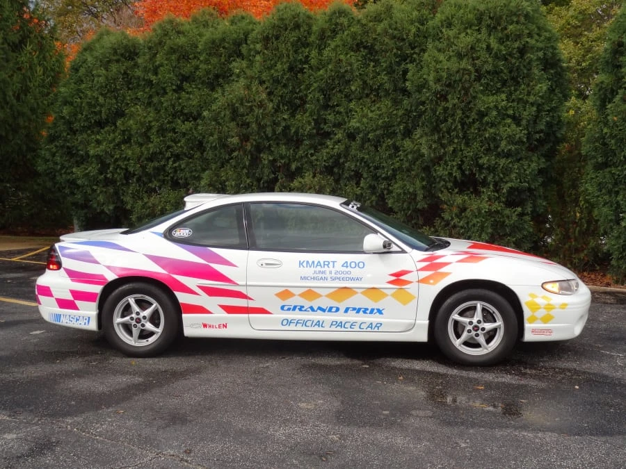 2000 Pontiac Grand Prix 3rd+ Gen - Image 2 of 8
