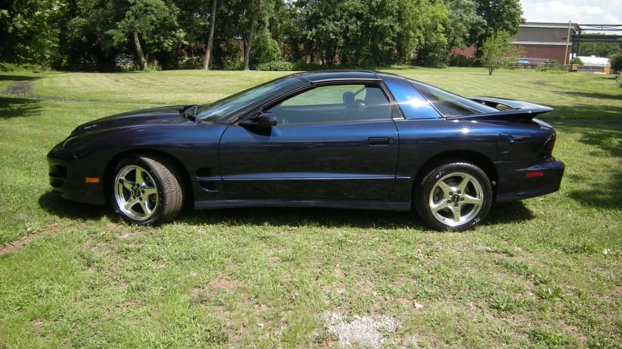 2000 Pontiac Firebird Trans Am 4th Gen - Image 2 of 8