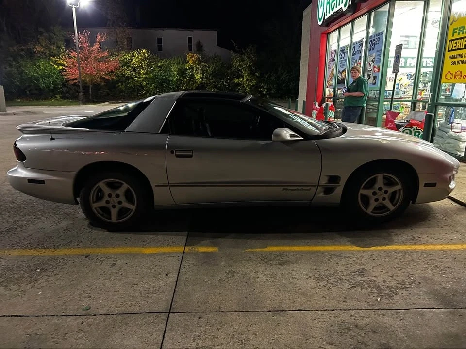 2000 Pontiac Firebird 4th Gen - Image 3 of 8