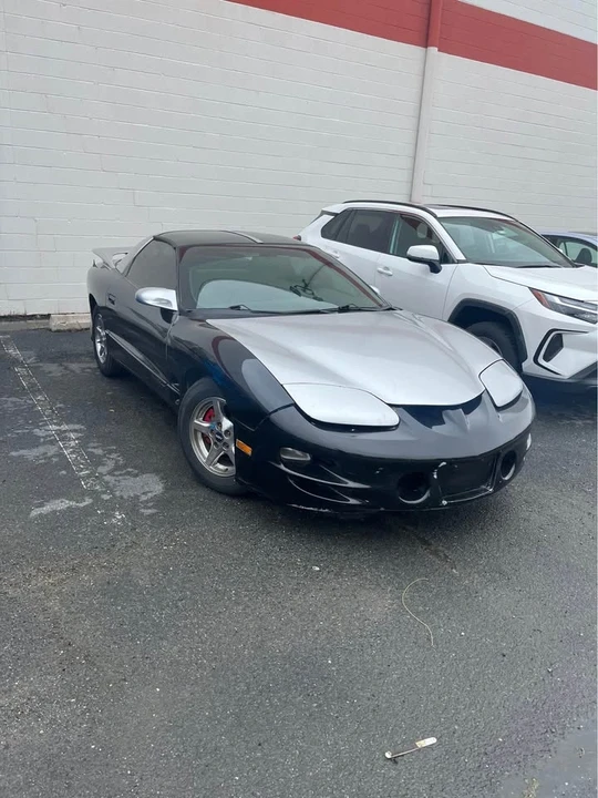 2000 Pontiac Firebird 4th Gen - Image 2 of 6