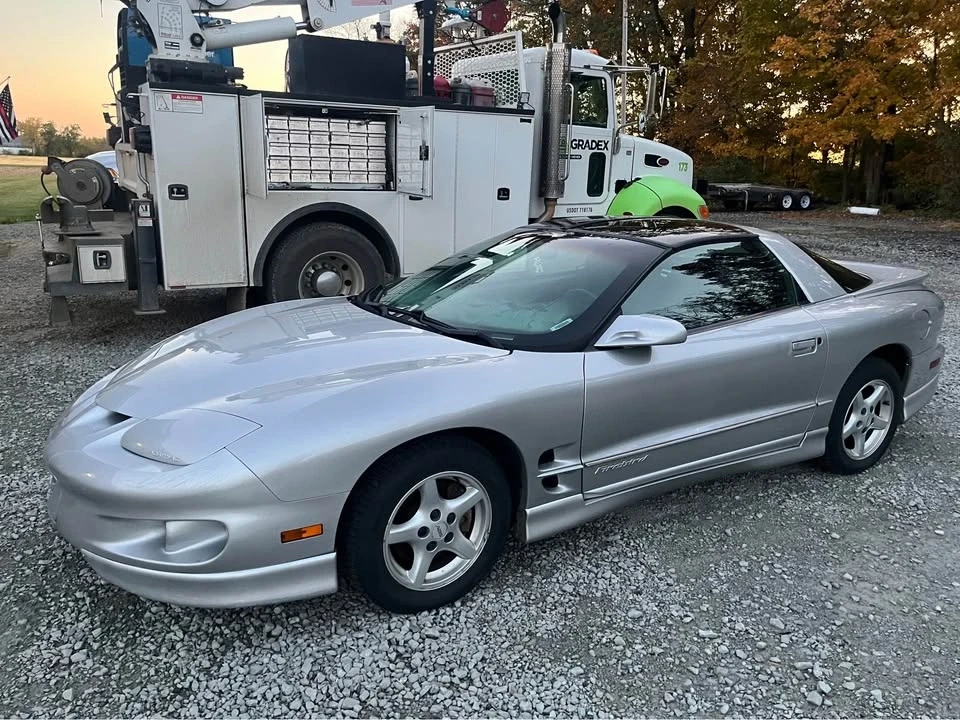 2000 Pontiac Firebird 4th Gen - Image 2 of 6