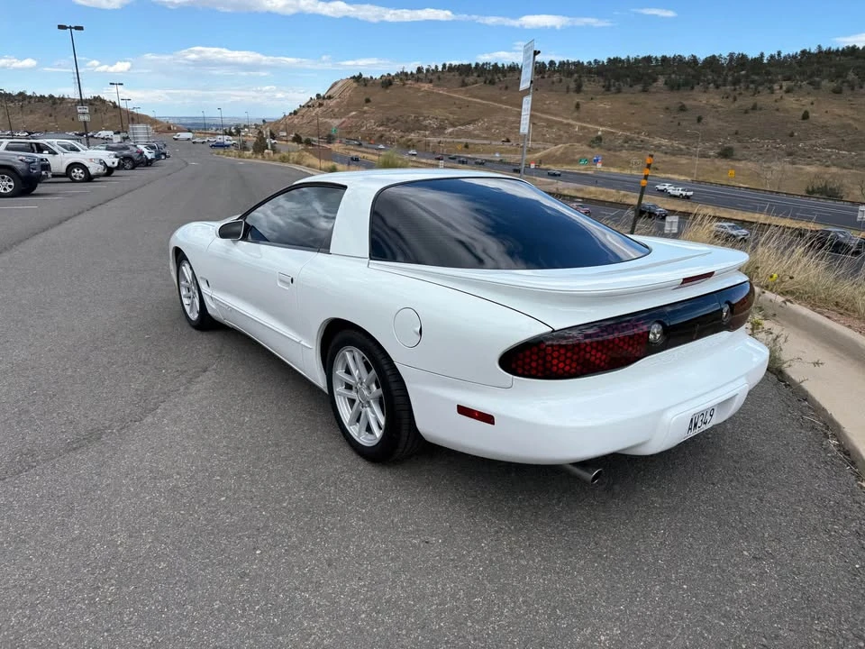 2000 Pontiac Firebird 4th Gen - Image 2 of 17