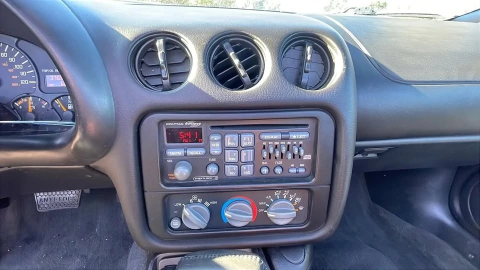 2000 Pontiac Firebird 4th Gen - Image 18 of 20