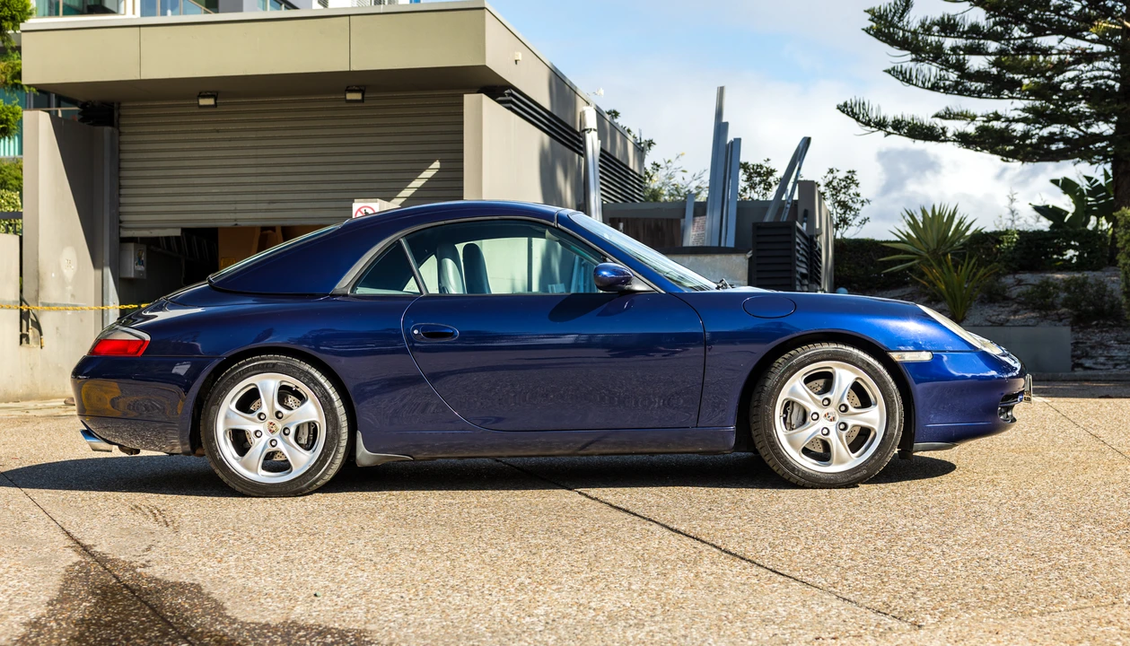 2000 Porsche 996 Carrera 4 - Image 4 of 31