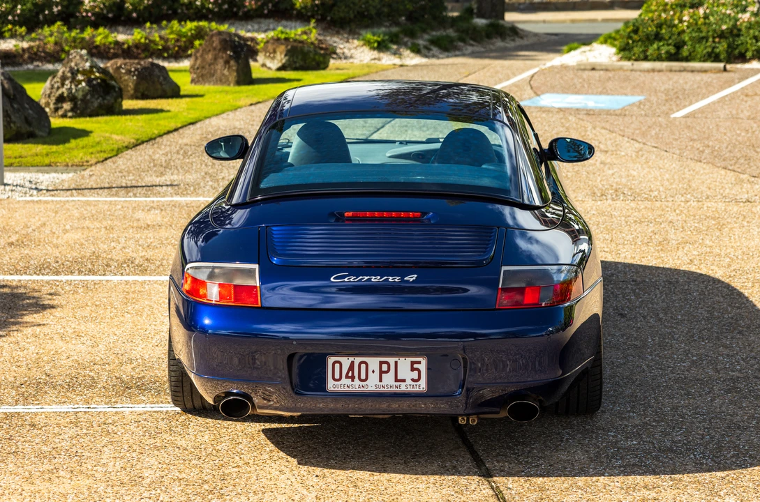 2000 Porsche 996 Carrera 4 - Image 6 of 31
