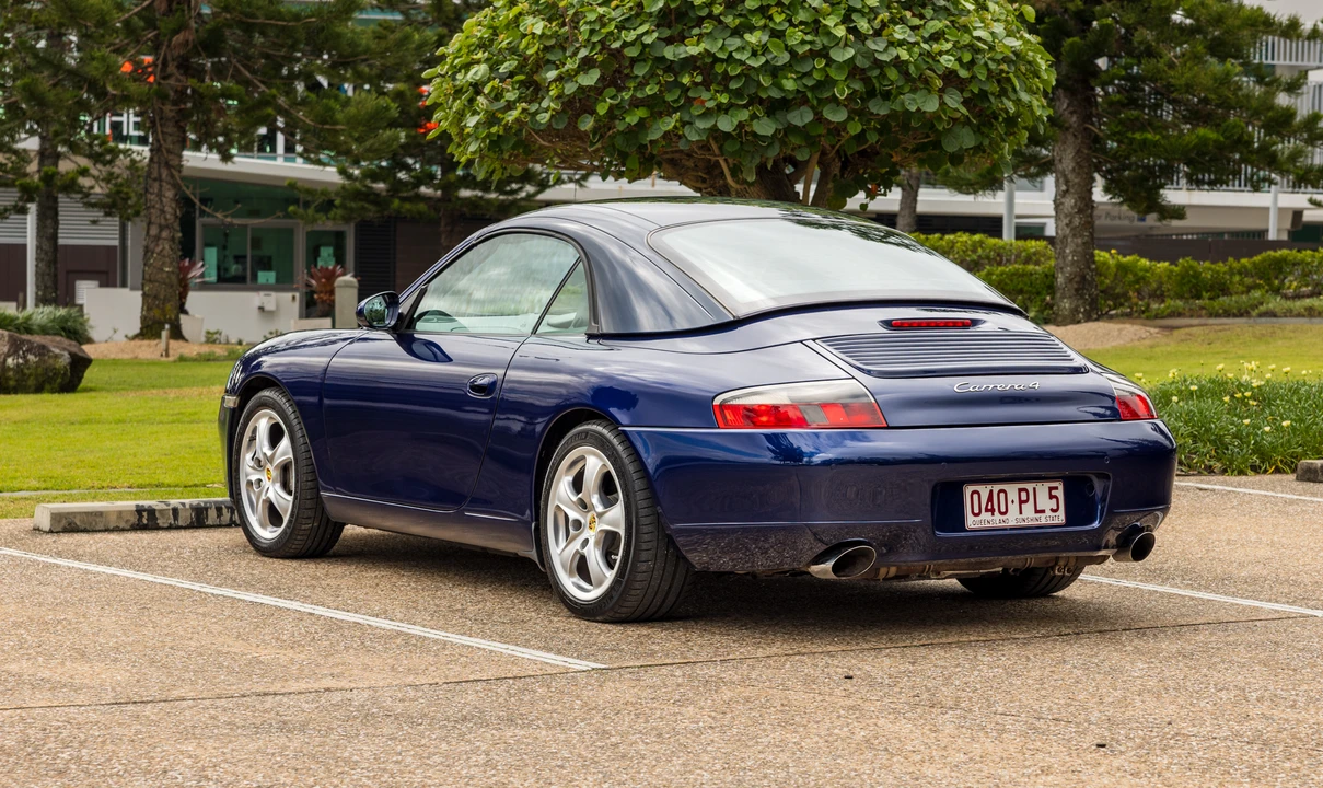 2000 Porsche 996 Carrera 4 - Image 14 of 31