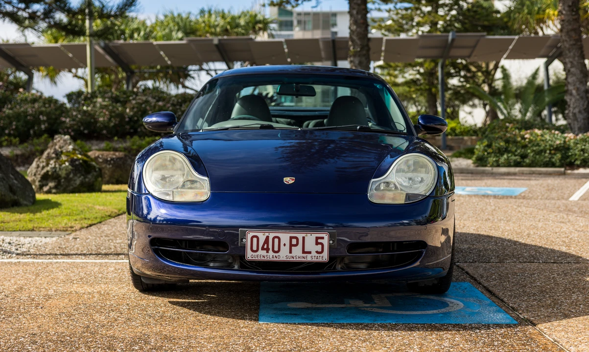 2000 Porsche 996 Carrera 4 - Image 10 of 31