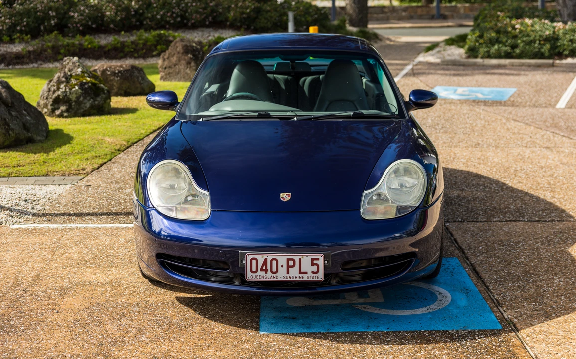 2000 Porsche 996 Carrera 4 - Image 2 of 31