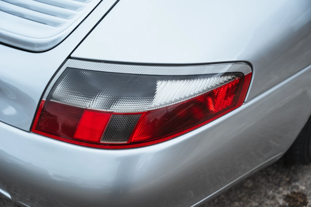 2000 Porsche 996 Carrera - Image 27 of 31