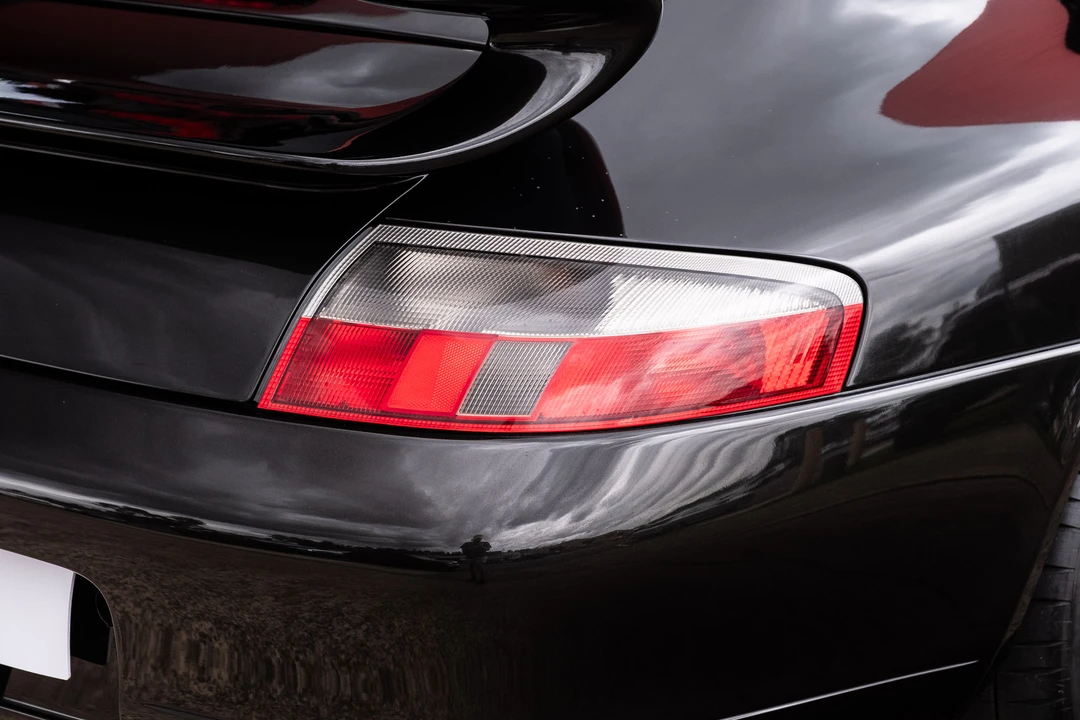2000 Porsche 996 Carrera 4 - Image 18 of 31