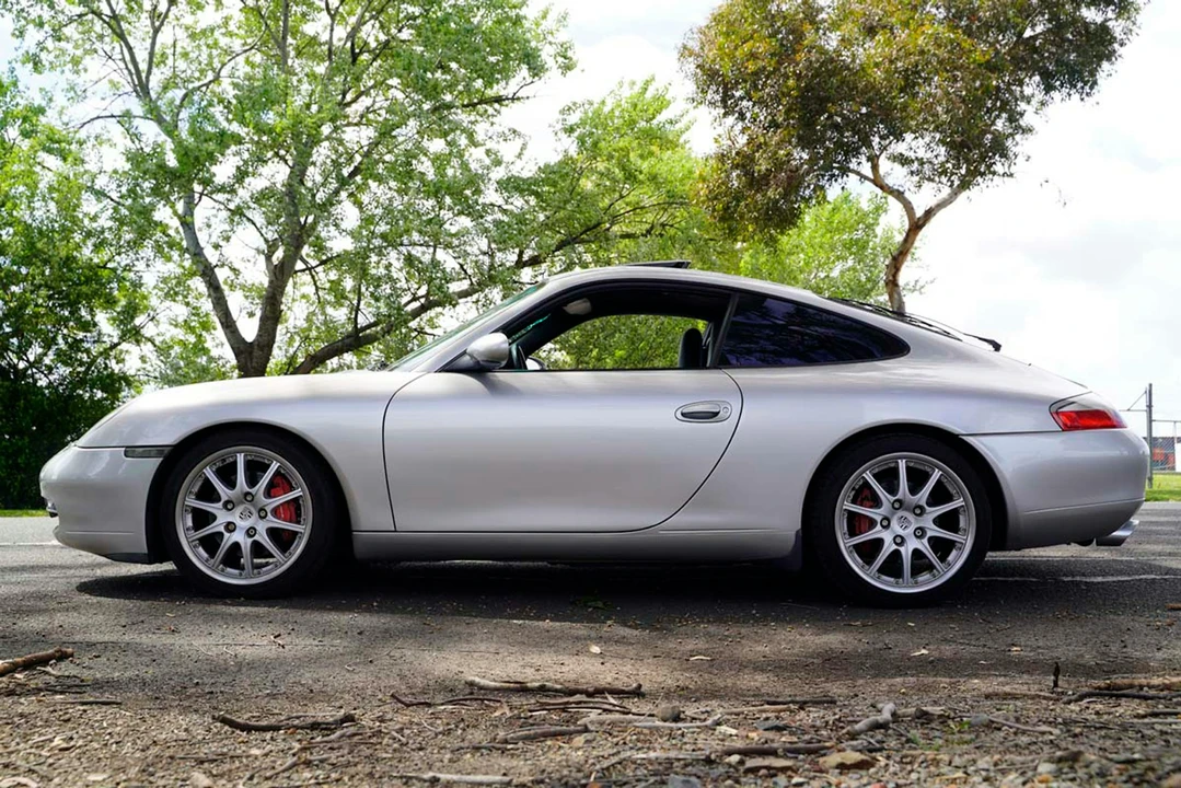 2000 Porsche 996 Carrera 4 - Image 12 of 21