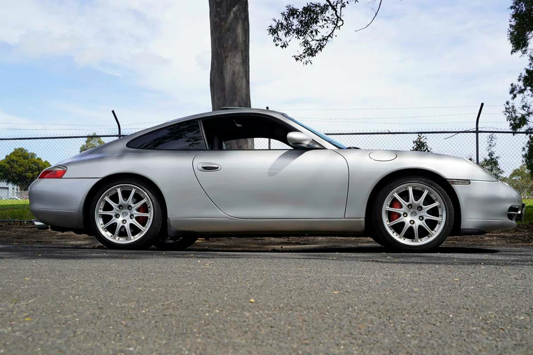 2000 Porsche 996 Carrera 4 - Image 16 of 21