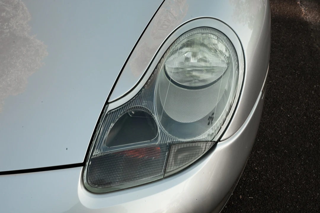 2001 Porsche 996 Carrera - Image 12 of 31