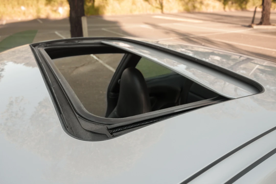 2001 Porsche 996 Carrera - Image 28 of 31