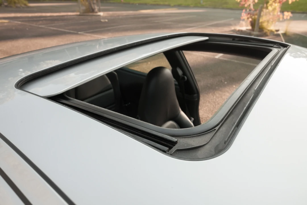 2001 Porsche 996 Carrera - Image 29 of 31