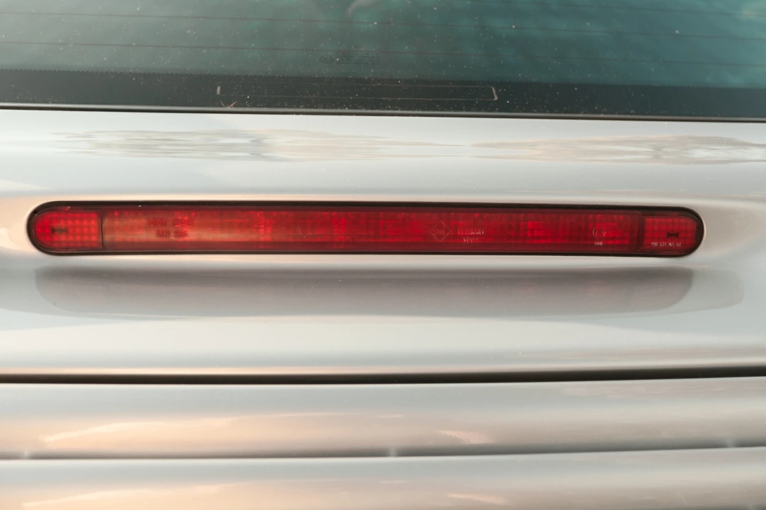 2001 Porsche 996 Carrera - Image 18 of 31