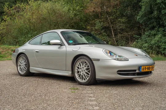 2000 Porsche 911 Carrera