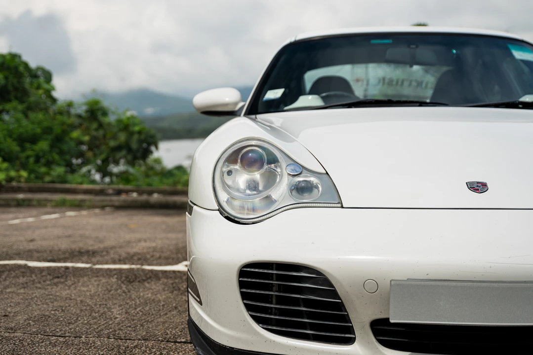2000 Porsche 996 Turbo - Image 13 of 31