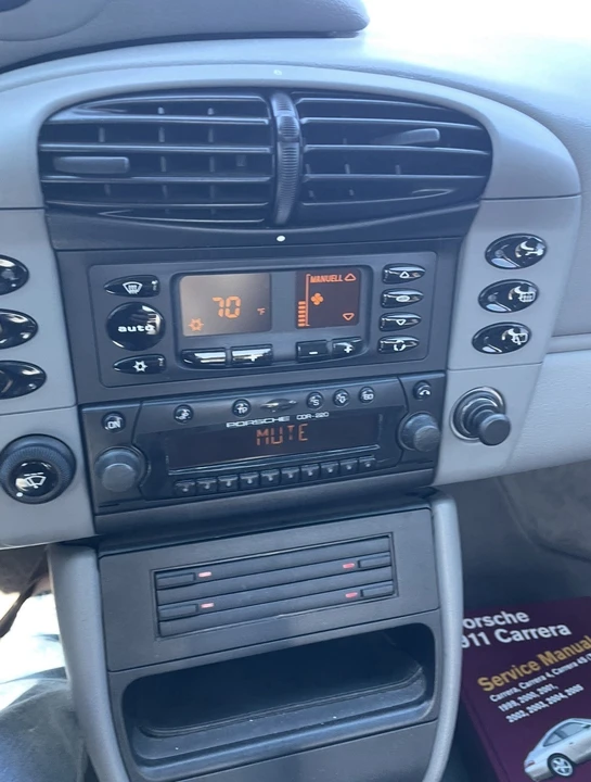 2000 Porsche 996 Carrera 4 - Image 18 of 31