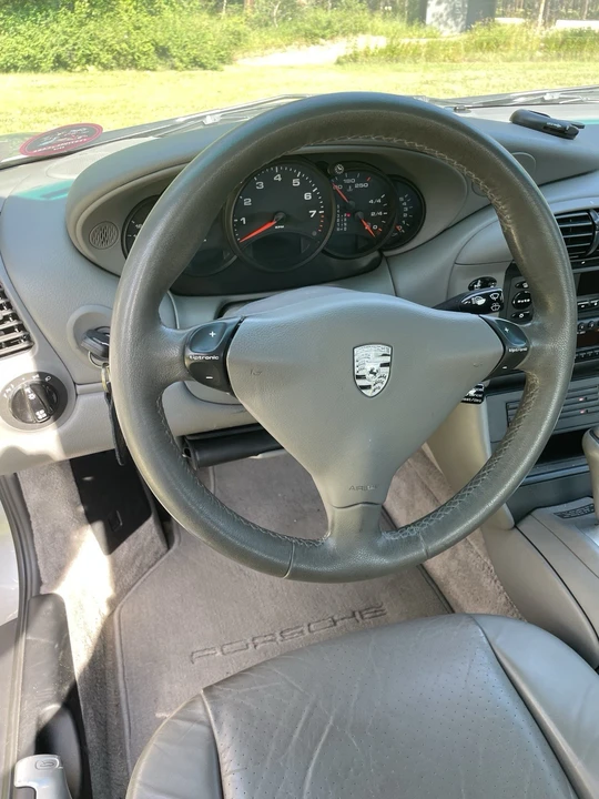 2000 Porsche 996 Carrera 4 - Image 25 of 31