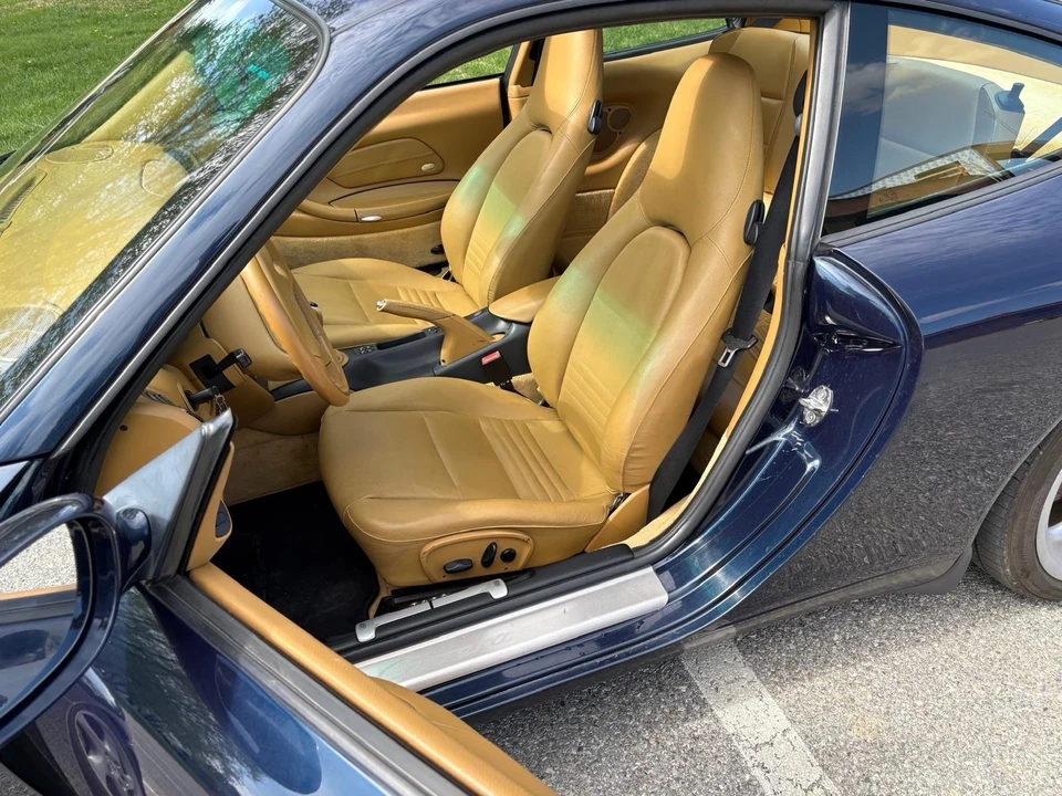 2000 Porsche 996 Carrera 4 - Image 25 of 31