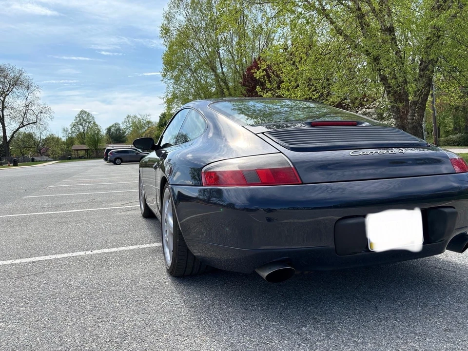 2000 Porsche 996 Carrera 4 - Image 13 of 31