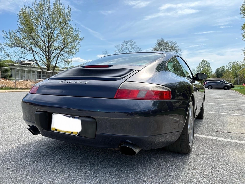 2000 Porsche 996 Carrera 4 - Image 14 of 31