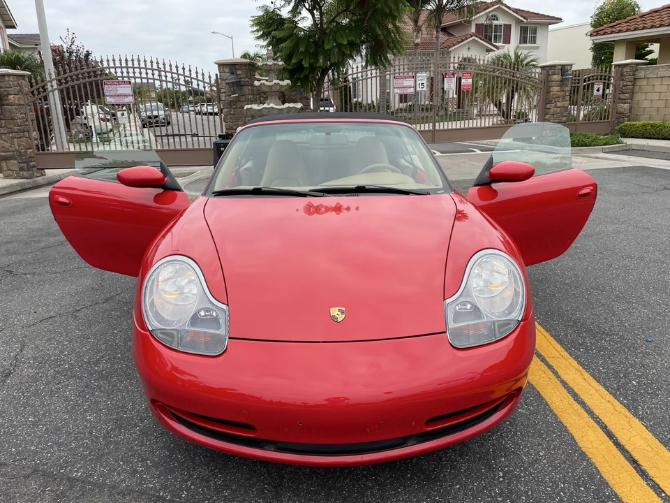 2000 Porsche 996 Carrera 4 - Image 24 of 31