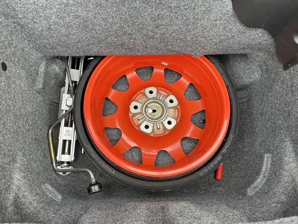 2000 Porsche 996 Carrera 4 - Image 16 of 31