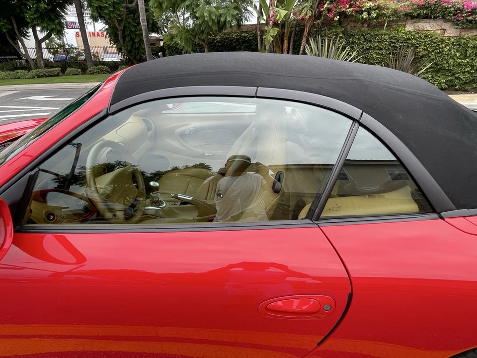 2000 Porsche 996 Carrera 4 - Image 27 of 31