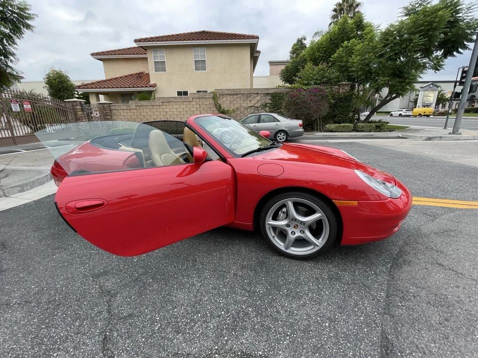 2000 Porsche 996 Carrera 4 - Image 19 of 31