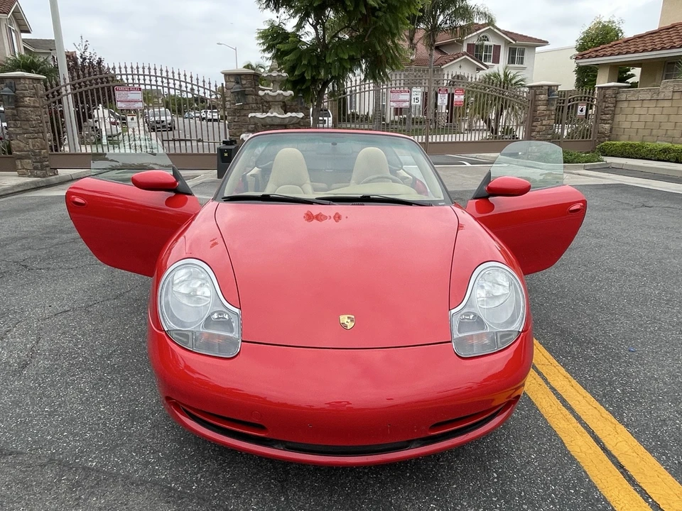2000 Porsche 996 Carrera 4 - Image 3 of 31