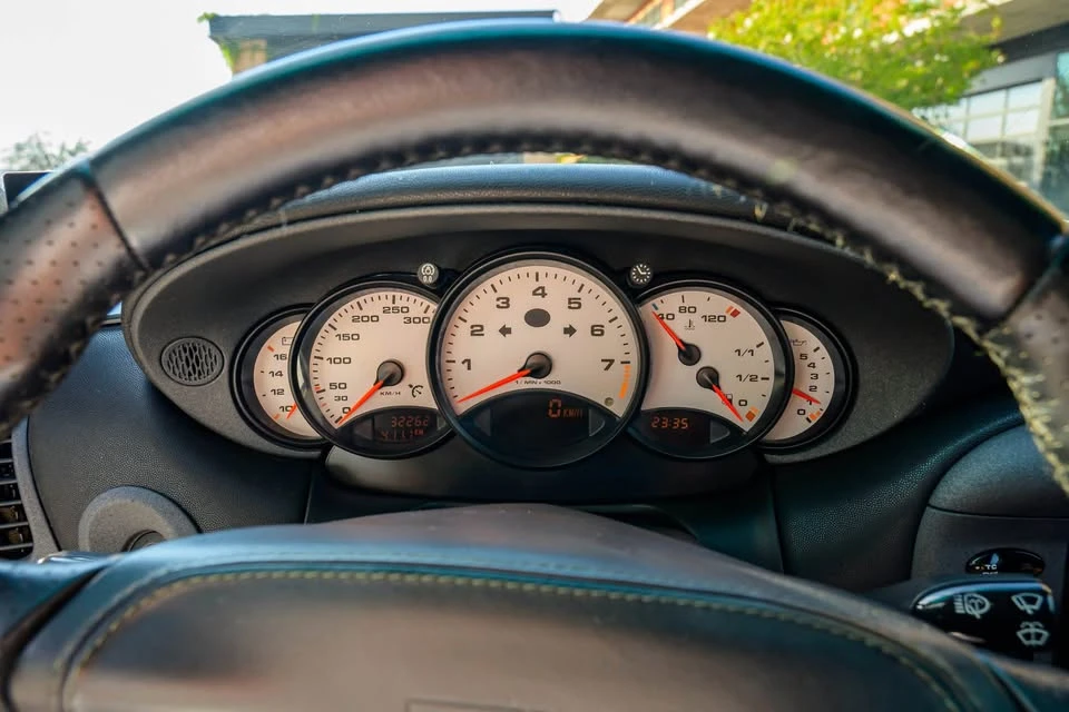 2000 Porsche 996 Carrera - Image 9 of 10
