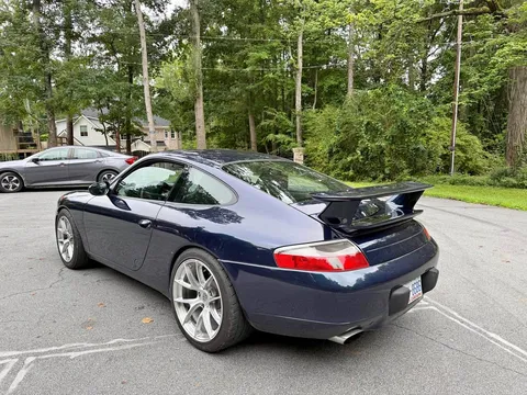 2000 Porsche 911 Carrera 2 Coupe