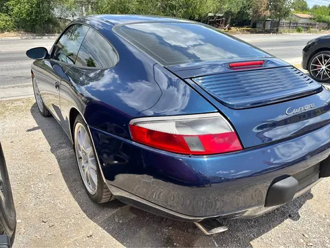 2000 Porsche 911 Carrera 2 Coupe