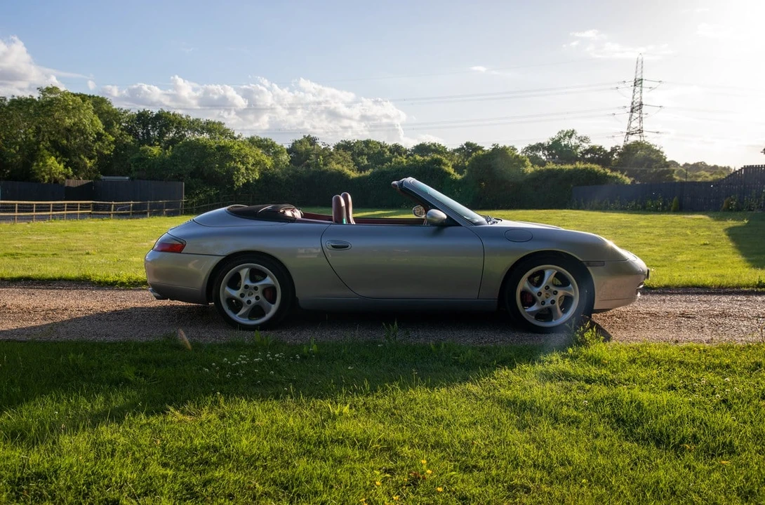 2000 Porsche 996 Carrera 4 - Image 16 of 30
